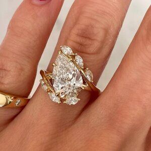 4ct Pear Moissanite Ring Gold Plated 925 Silver Royal Vintage Cluster Halo